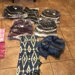 Chic Blue and Black Knit Scarf